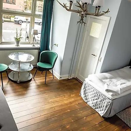 Hotel A